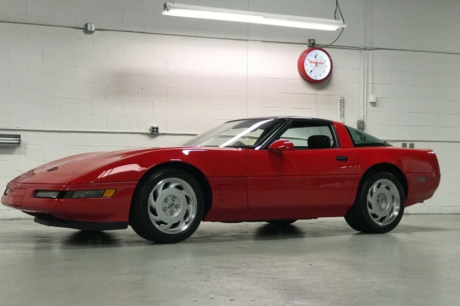 30 évig várt az első tulajdonosra ez a piros Corvette 5