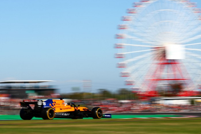 F1: Miért tüntették el Sainzot?