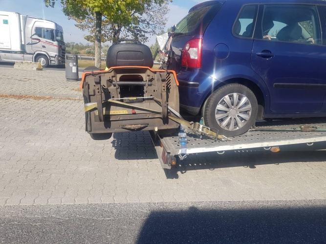 Vitte a szerb tréleres a BMW-t és a VW-t, amit még mögéjük tett, az nagyon kemény 2 Vitte a szerb tréleres a BMW-t és a VW-t, amit még mögéjük tett, az nagyon kemény 2