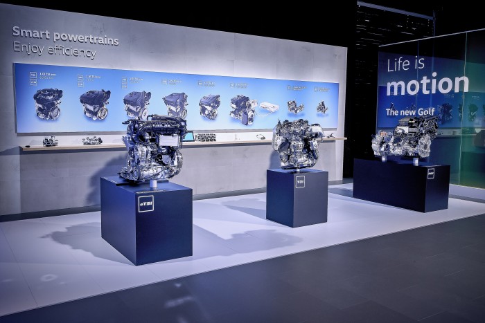 Megérkezett a 8-as Golf, mi pedig megnéztük, beleültünk 17