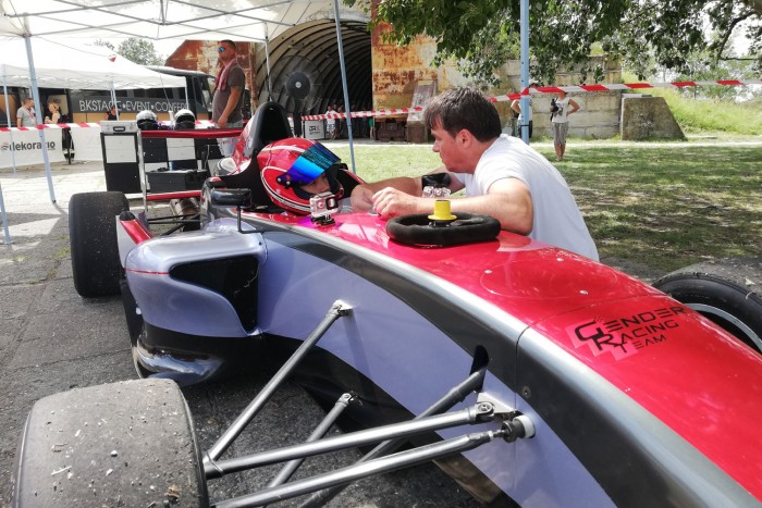 Melyik a jó ív a gokartpályán? 2