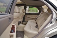 Makulátlan luxusautó egy Dacia áráért 24