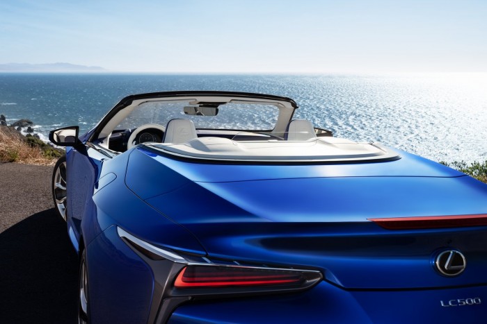 Lexus LC500 Convertible videó