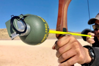 A hozzászólók egyből leleplezték a gránátot íjjal kilövő csalót