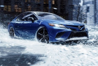 Összkerékhajtást kap a Toyota Camry