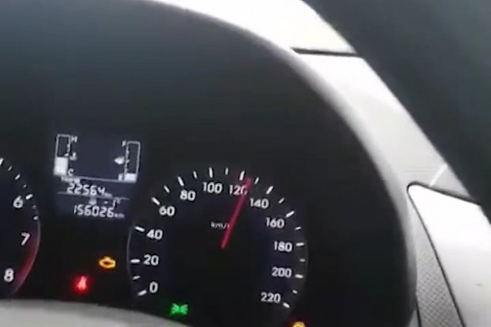 Felháborító hülyeséget követett el egy anyuka 1 | Vezess Felháborító hülyeséget követett el egy anyuka 1