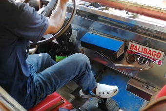 Így még embert nem láttunk sebességet váltani