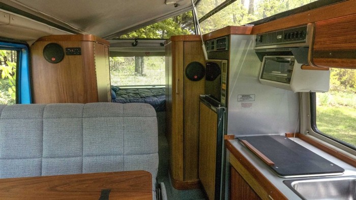 BMW motor hajtja ezt a futurisztikus lakóautót 6