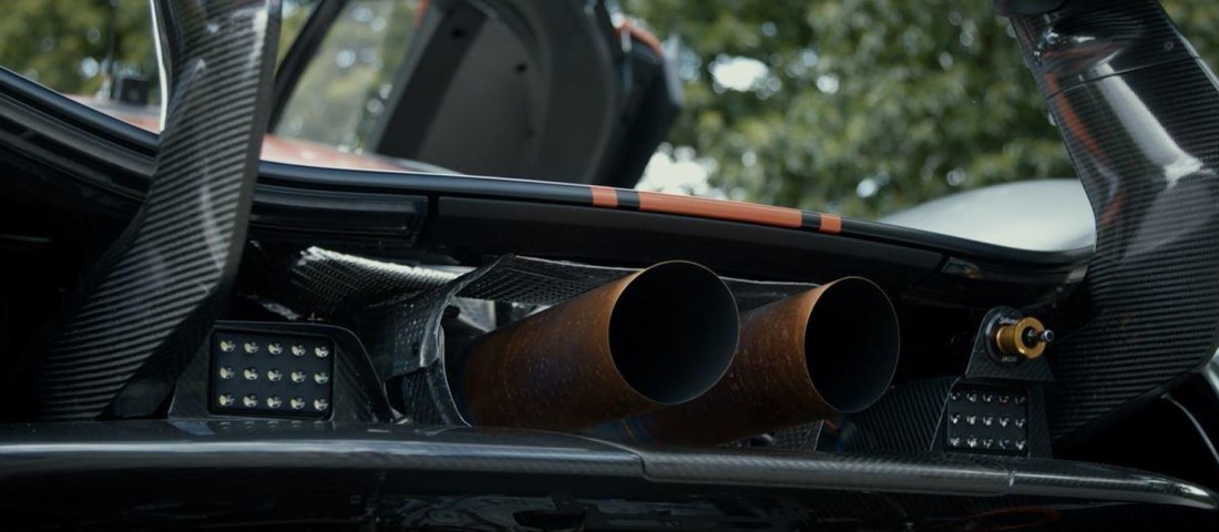 1 milliárdért kelleti magát az utcára szabadított versenygép