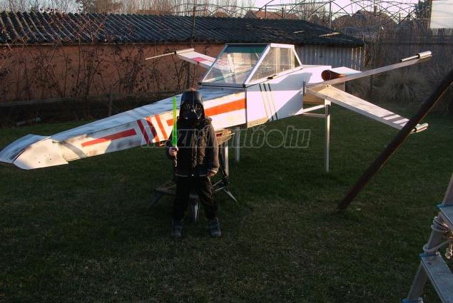 Itthon árulnak egy keveset futott, köhögő X-szárnyút 2 | Vezess Itthon árulnak egy keveset futott, köhögő X-szárnyút 2