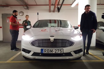 Száz dollár, magyar, és meghódítja a világot! Vajon mi az?