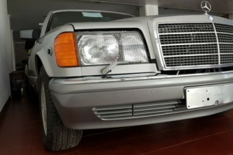 Kész időkapszula ez a 30 éves Mercedes