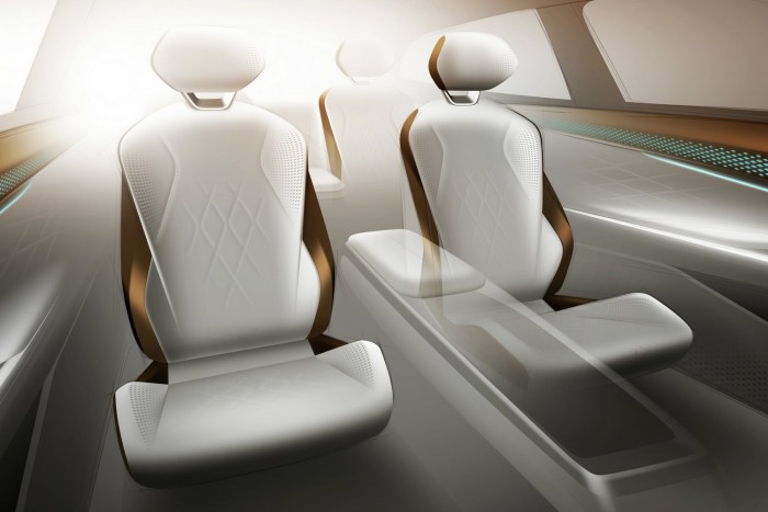 Ennek az autónak almából készül az ülése 6