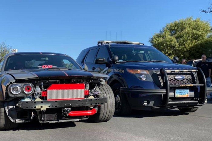 Ellopták és összetörték, mégis kiállították a tuningolt Challengert 6