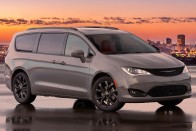 15 millió minibuszt gyártott a Chrysler 11