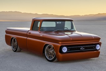 Ez az 57 éves teherautó 450 lóerős