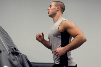 Amíg kint tombol a tél, a négy fal között éghet a zsír