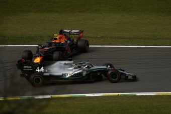 Hamilton: Az én hibám volt, bocsánatot kérek Albontól