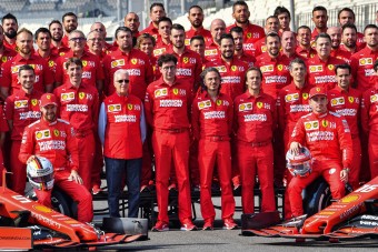 F1: Vettel és Leclerc jóban van, de szigorúan kell fogni őket