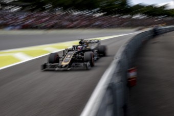 F1: A fellegek felett járnak a Haasnál