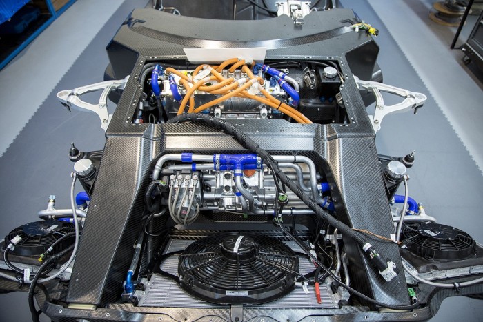 Döbbenetes gyorsulásra képes a villanyos hiperautó 6 | Vezess Döbbenetes gyorsulásra képes a villanyos hiperautó 6