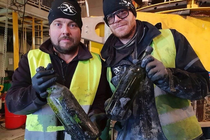 Évszázados konyakot találtak a “piás” búvárok