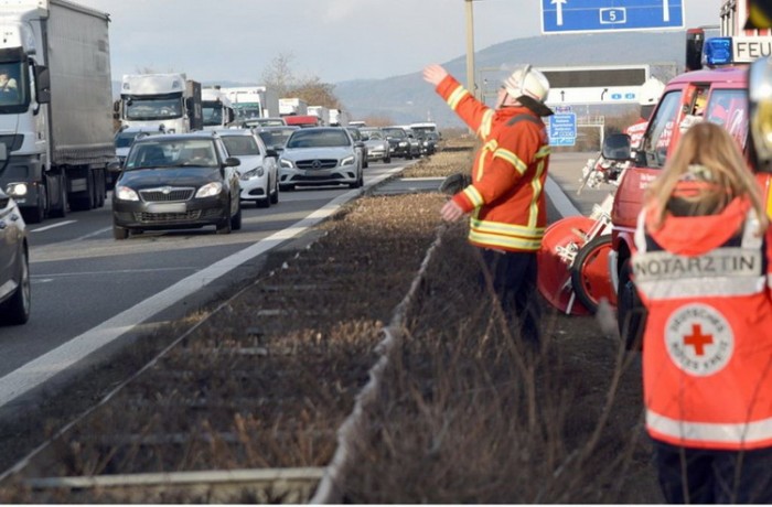 Két év börtön baleseti áldozatok fotózásáért 1 | Vezess Két év börtön baleseti áldozatok fotózásáért 1
