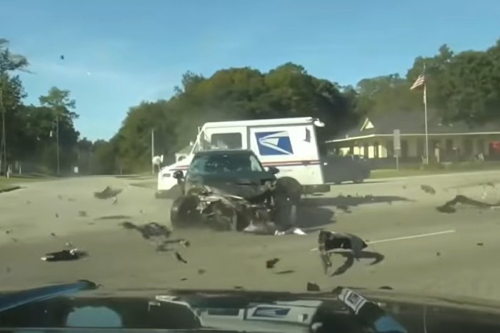 Durva balesetet úszott meg a figyelmetlen autós