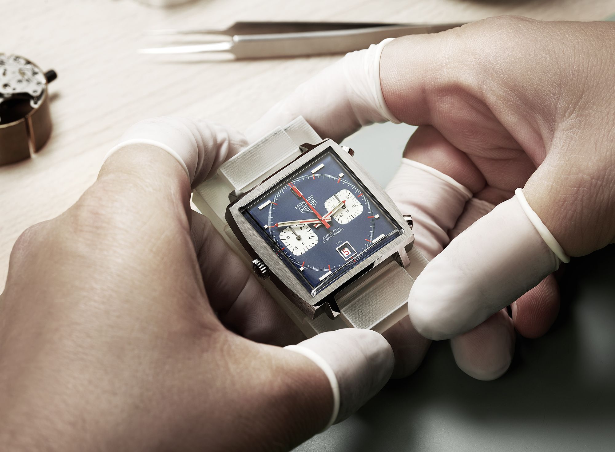 50 évig pihent a vitrinben ez a luxusóra, most eladják 1