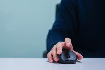 Rossz helyre kattintott, 430 milliót bukott egy férfi