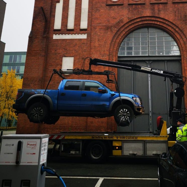 Villanyautósokat provokált a furgonos, de a rendőrség hamar lépett 1