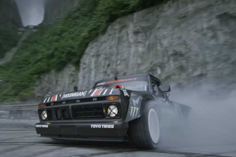 Végre nézhető Ken Block kínai szerpentines csapatása