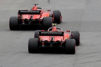 F1: Gond van a Ferrari új autójával?