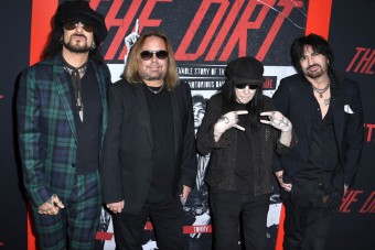 Na melyik zenekar kezd el újra turnézni?