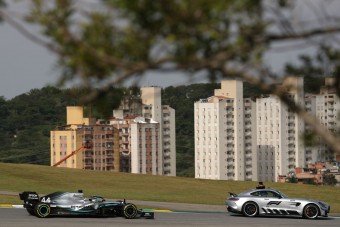 Mercedes: Baromságot csináltunk!