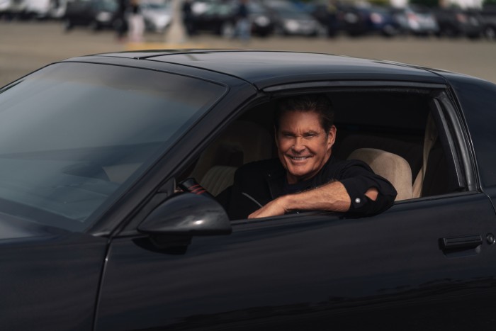 Hasselhoff újra KITT volánja mögé ül 2