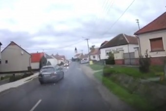 Ész nélkül előzött egy hondás Fertőhomokon, a település végén csúnyán megszívta