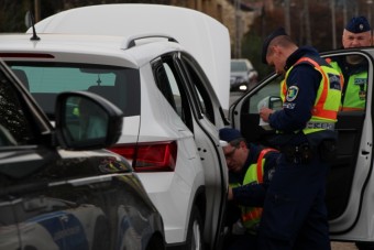 Nagy változás jöhet a jogosítványnál és a forgalminál