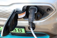 Teszt: Kia e-Niro 64 kWh: Magyarország egyik legokosabb villanyautója 62