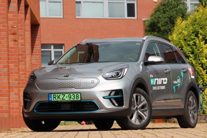 Teszt: Kia e-Niro 64 kWh: Magyarország egyik legokosabb villanyautója 107 Teszt: Kia e-Niro 64 kWh: Magyarország egyik legokosabb villanyautója 107