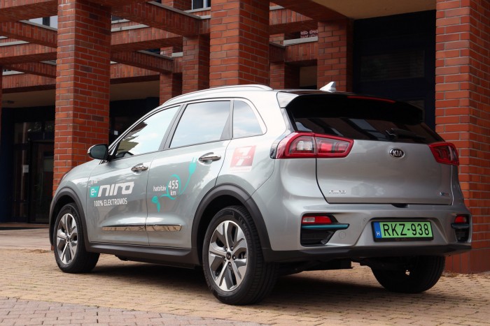 Teszt: Kia e-Niro 64 kWh: Magyarország egyik legokosabb villanyautója 112 Teszt: Kia e-Niro 64 kWh: Magyarország egyik legokosabb villanyautója 112
