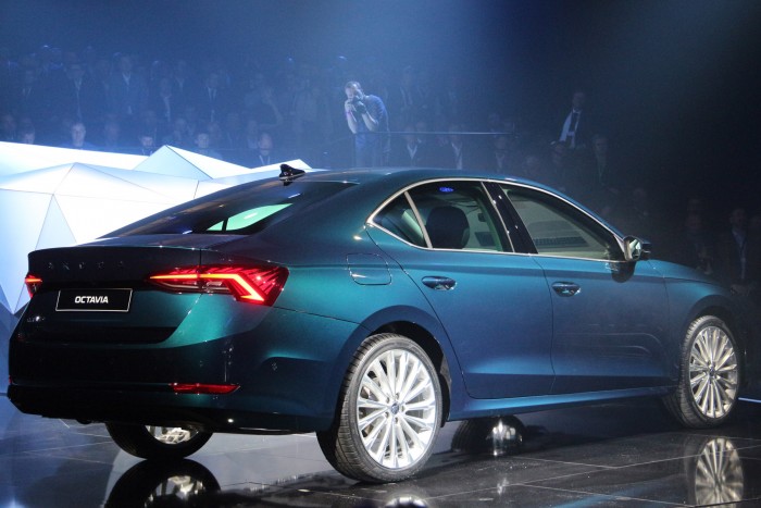 Bréking: a legelső képek és videó az új Škoda Octaviáról 37 Bréking: a legelső képek és videó az új Škoda Octaviáról 37