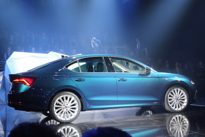 Bréking: a legelső képek és videó az új Škoda Octaviáról 38 Bréking: a legelső képek és videó az új Škoda Octaviáról 38