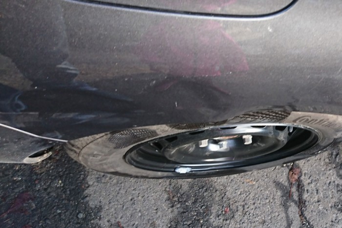 Beköltözött Benny Hill egy pesti autószervizbe 2