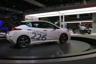 Száz-egynéhány kép a Los Angeles Auto Show-ról 144