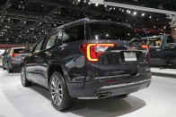 Száz-egynéhány kép a Los Angeles Auto Show-ról 176