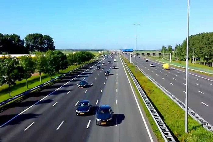 100 km/h-s nappali sztrádalimit jön – itt vezetik be