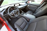 Benzinmotor, ami eddig még senkinek nem sikerült – Mazda3 Skyactiv-X teszt 65