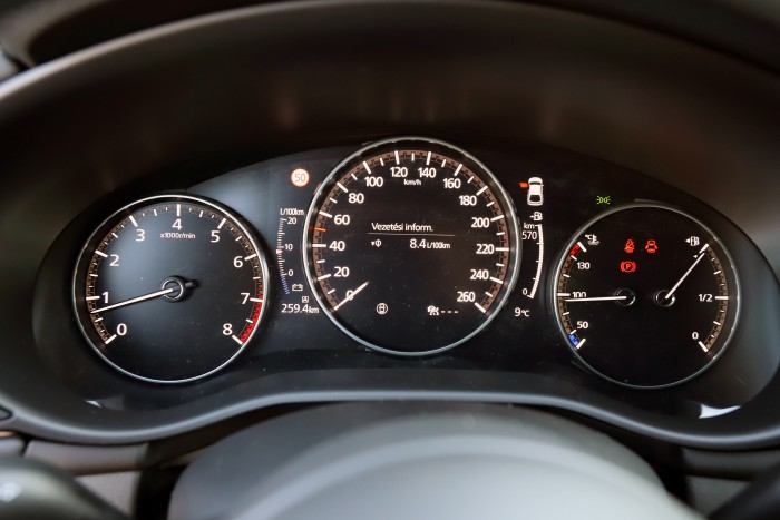Benzinmotor, ami eddig még senkinek nem sikerült – Mazda3 Skyactiv-X teszt 96 Benzinmotor, ami eddig még senkinek nem sikerült – Mazda3 Skyactiv-X teszt 96