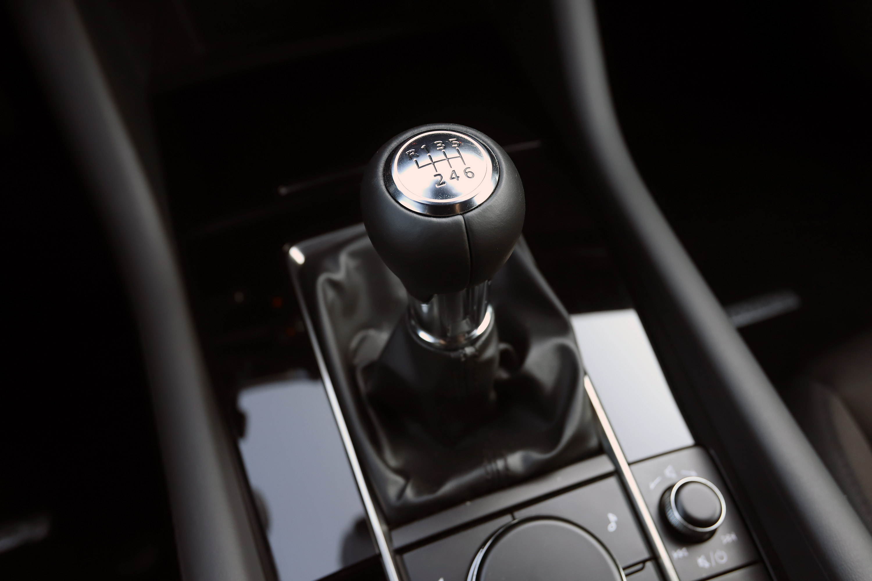 Benzinmotor, ami eddig még senkinek nem sikerült – Mazda3 Skyactiv-X teszt 34